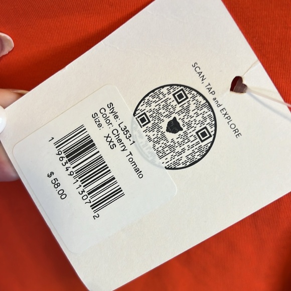 LITA by Ciara Crop Tee - Picture 3 of 4